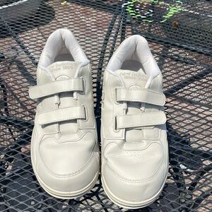 New Balance 812 Hook and Loop Walking Shoes Size 12 Bone Color - Rollbar